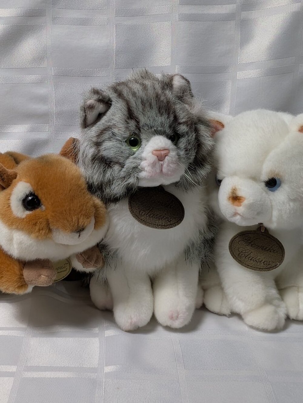 YOMIKO CLASSICS PERSIAN AND GREY TABBY CAT AND MIYONI AURORA CHIPMUNK PLUSH NWT